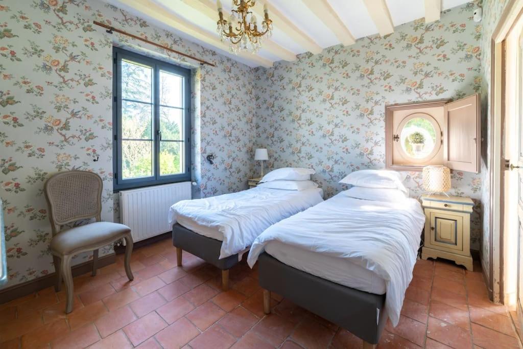 Le Clos Du Tilleul Fabuleuse Propriete 15 A 30 Pers Piscine Au Coeur D'Un Charmant Village Thilouze Eksteriør billede
